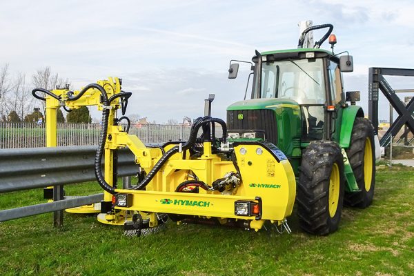 Straddle-type brush cutter for mowing on both sides around obstacles
