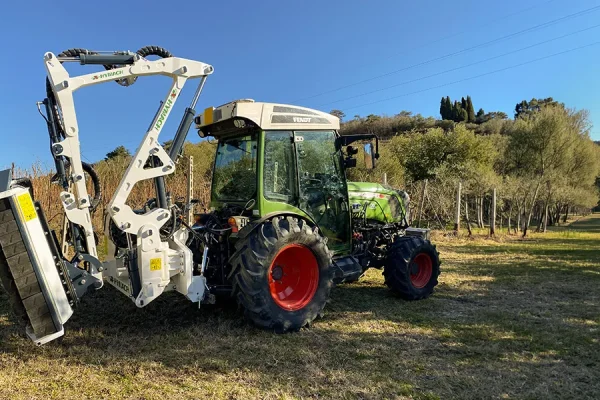 rear-mounted-straddle-style-brushcutter-arm-juice-flexor-hymach-highlights