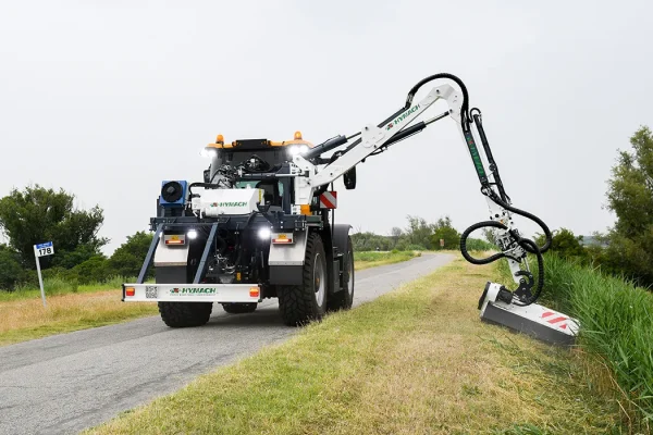 Hymach articulated and telescopic brush cutter arm for roll-off mounting on the EXPANSE JS self-propelled platform