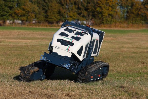 Hymach HERBHY 60Z (9)_1200x900 Radio-Controlled Self-Propelled Tool-Carrying Robot