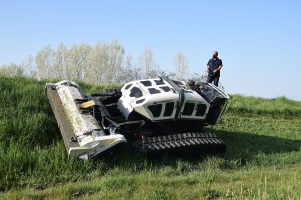 hymach robot portattrezzi semovente radiocomandato HERBHY 75 LE (0)_1200x900 hymach robot portattrezzi semovente radiocomandato HERBHY 75 LE (0)_1200x900
